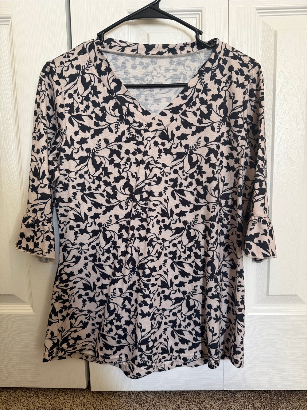Women’s Black Floral-Print V-Neck Top - Black on Beige, Ruffle Sleeve Size Small